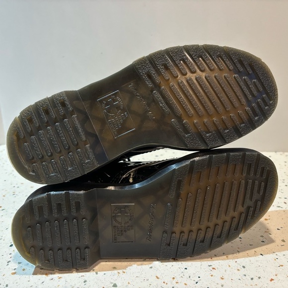 New Dr Martens 1460 PASCAL MARBLE‎ Patent Boots - Picture 8 of 9